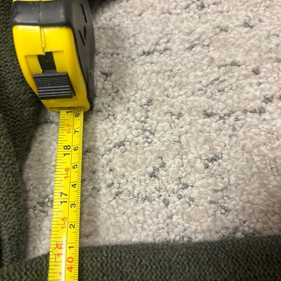 L.L Bean XS green light intentional fade cable knit cotton sweater in great cond - Picture 5 of 9